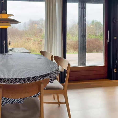 Дом отдыха 3 Bedroom Stunning In *