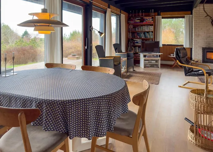 3 Bedroom Stunning In Дом отдыха Knebel